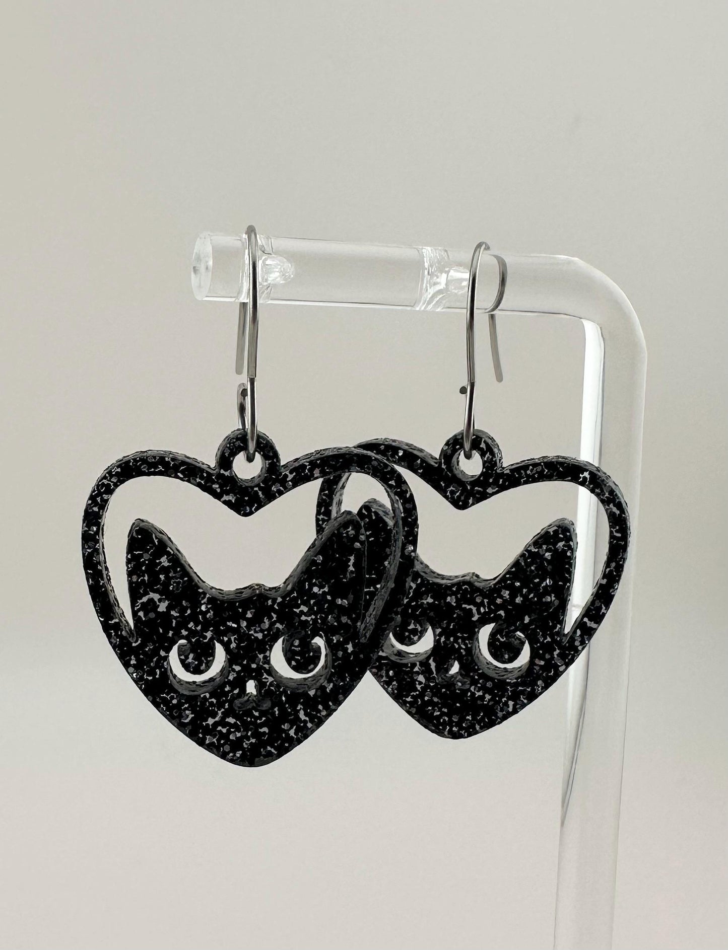 Black Glitter Cat Heart Acrylic Earrings – Lightweight Dangle Earrings for Cat Lovers & Halloween Style